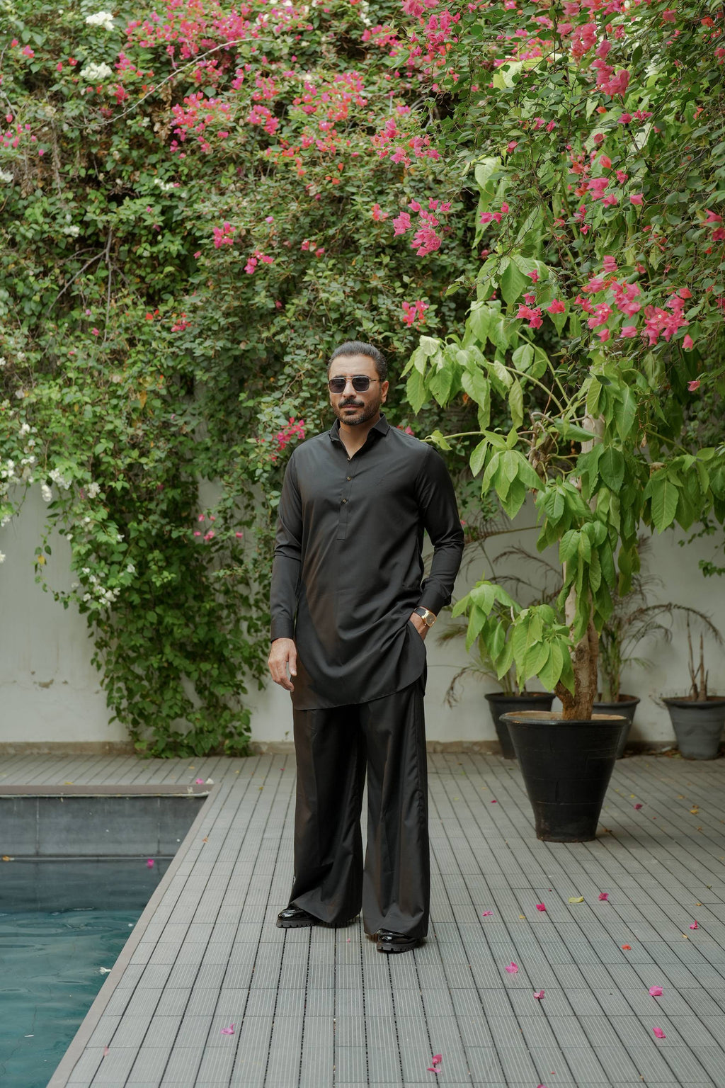 BLACK KURTA FARSHI PAJAMA