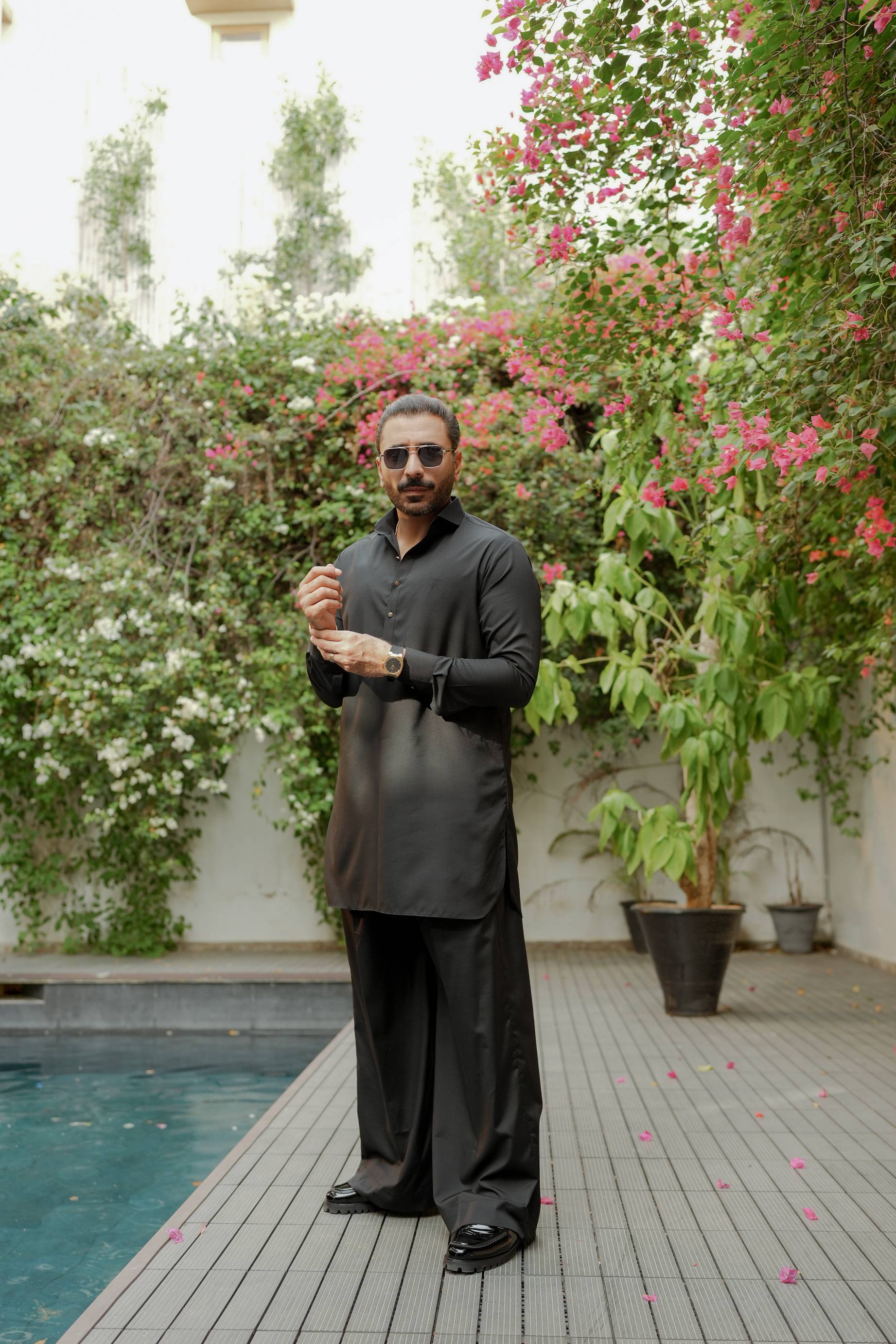 BLACK KURTA FARSHI PAJAMA