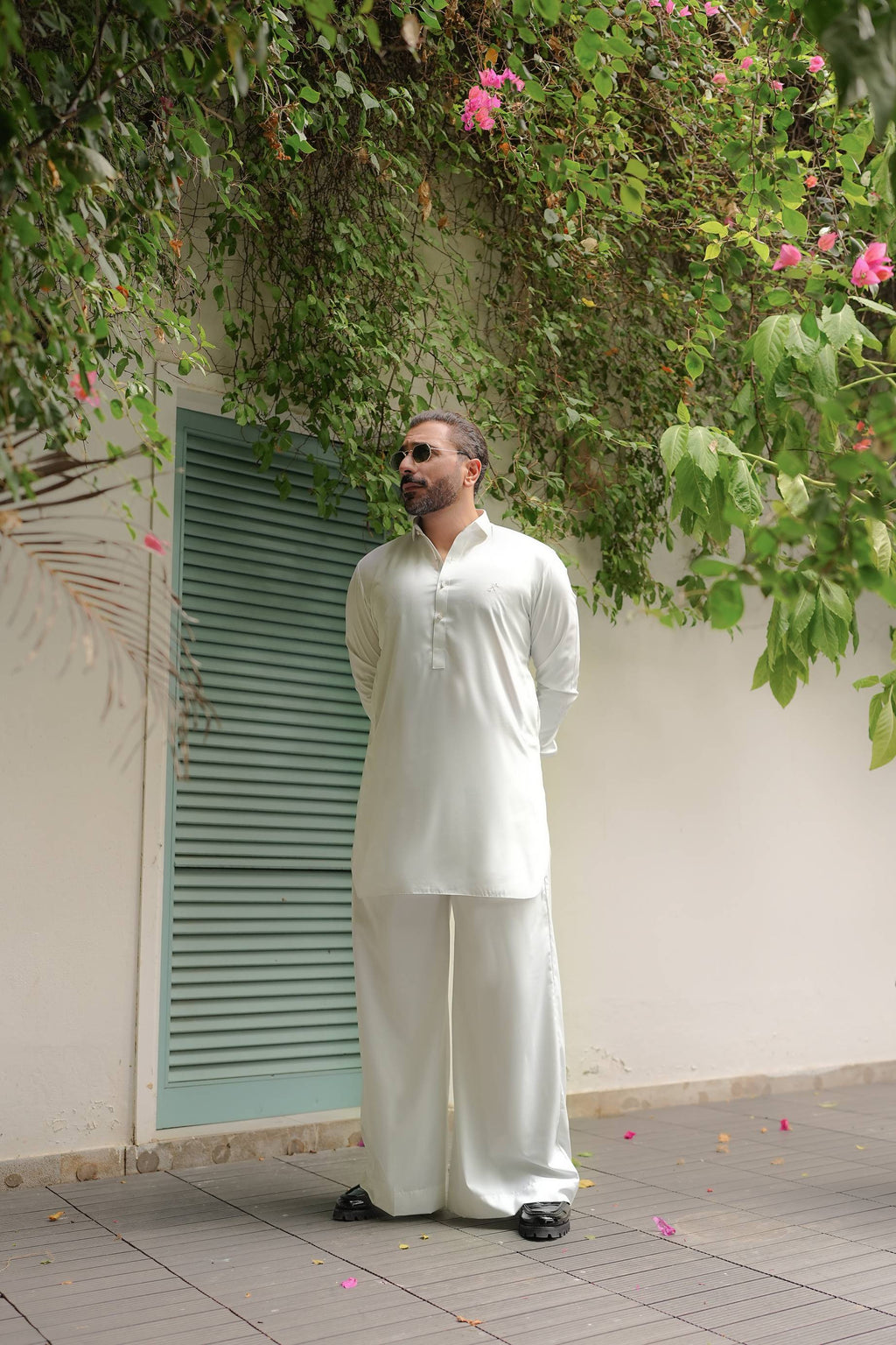 WHITE KURTA FARSHI PAJAMA